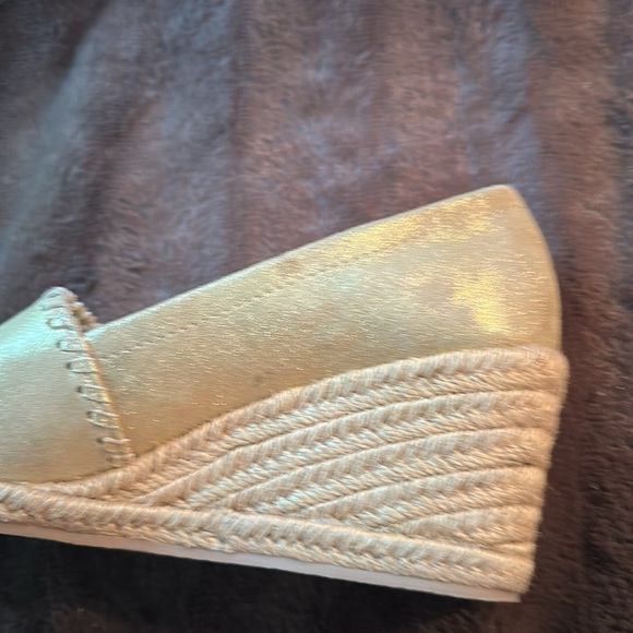 JACK ROGERS Palmer Wedge Gold Metallic Sz 6.5 - Picture 14 of 14